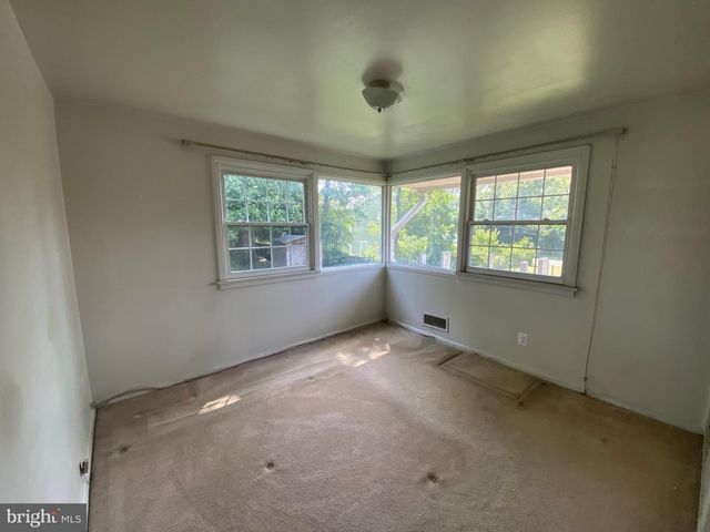 3137 GRAHAM RD, Falls Church, VA 22042