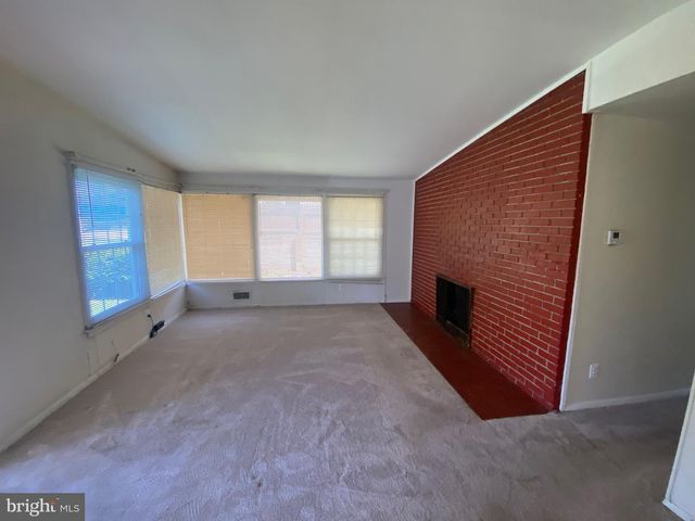 3137 GRAHAM RD, Falls Church, VA 22042