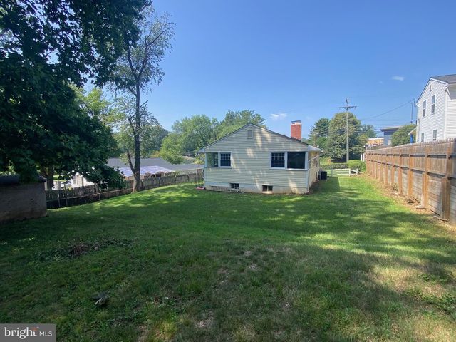 3137 GRAHAM RD, Falls Church, VA 22042