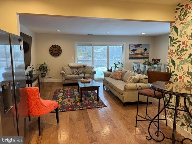 107 LAMPLIGHTER CT, Marlton, NJ 08053