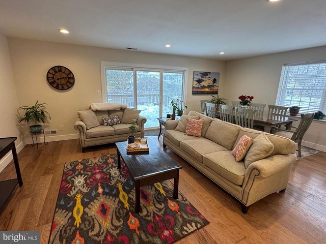 107 LAMPLIGHTER CT, Marlton, NJ 08053