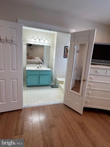 107 LAMPLIGHTER CT, Marlton, NJ 08053