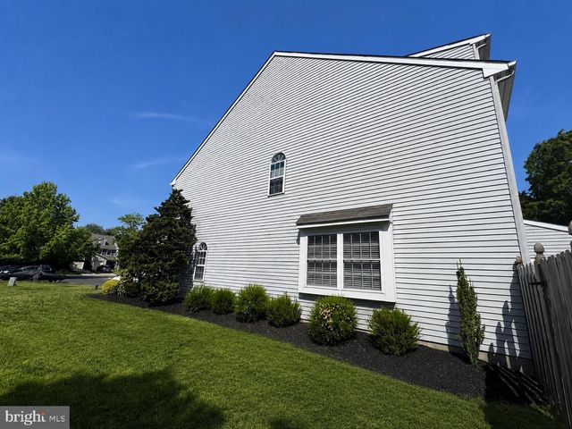 107 LAMPLIGHTER CT, Marlton, NJ 08053