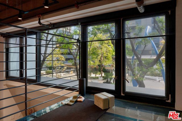 330 W 11th Street 104, Los Angeles, CA 90015