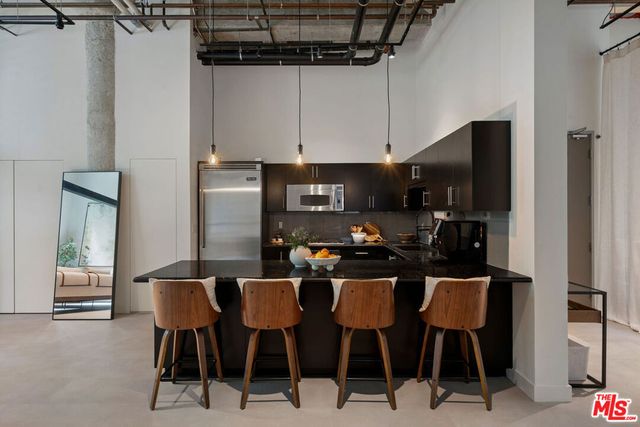 330 W 11th Street 104, Los Angeles, CA 90015