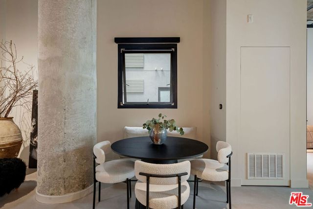 330 W 11th Street 104, Los Angeles, CA 90015