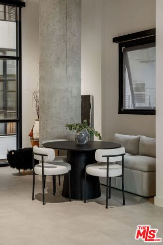 330 W 11th Street 104, Los Angeles, CA 90015