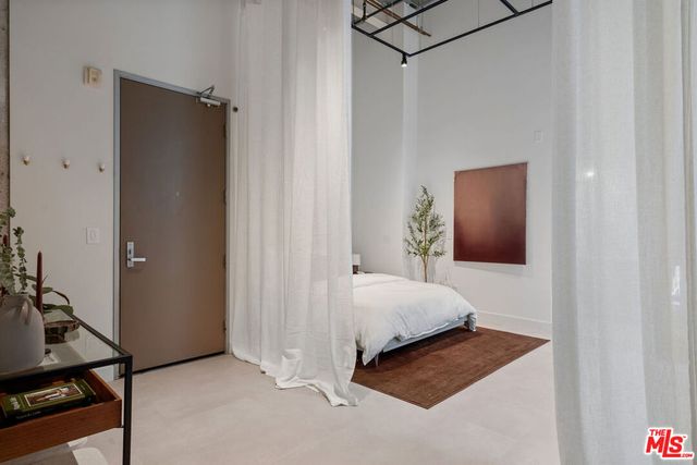 330 W 11th Street 104, Los Angeles, CA 90015