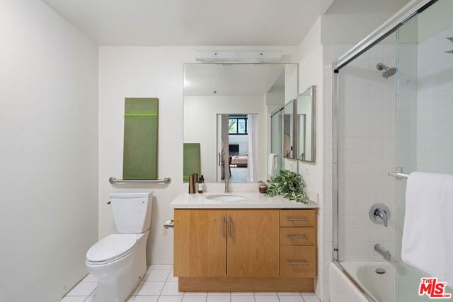 330 W 11th Street 104, Los Angeles, CA 90015