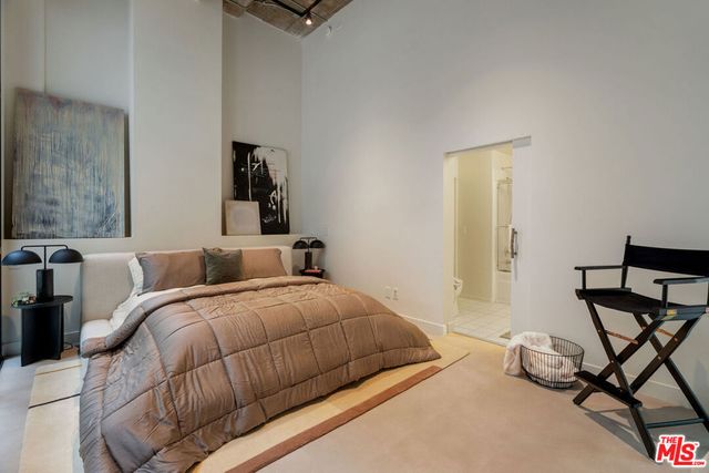 330 W 11th Street 104, Los Angeles, CA 90015