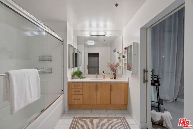 330 W 11th Street 104, Los Angeles, CA 90015