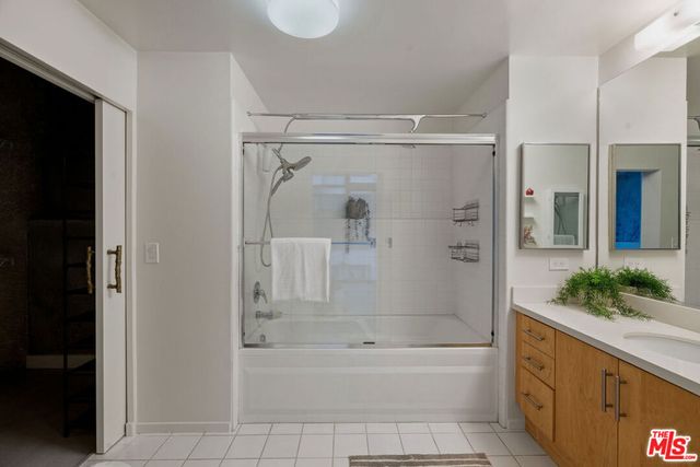 330 W 11th Street 104, Los Angeles, CA 90015