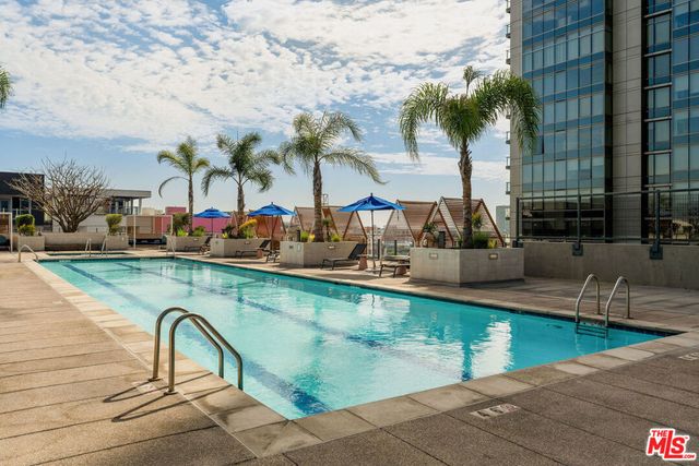 330 W 11th Street 104, Los Angeles, CA 90015