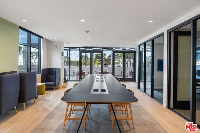 330 W 11th Street 104, Los Angeles, CA 90015