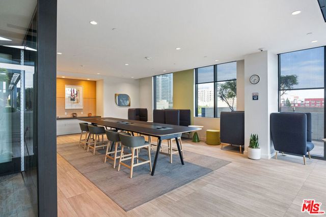 330 W 11th Street 104, Los Angeles, CA 90015