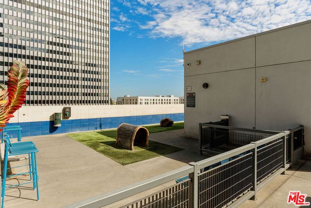 330 W 11th Street 104, Los Angeles, CA 90015