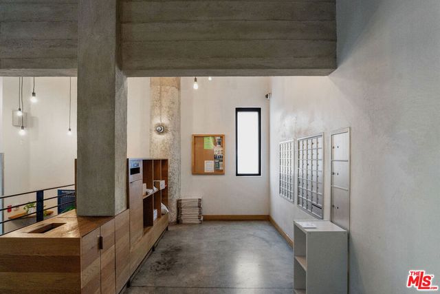 330 W 11th Street 104, Los Angeles, CA 90015