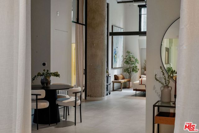 330 W 11th Street 104, Los Angeles, CA 90015