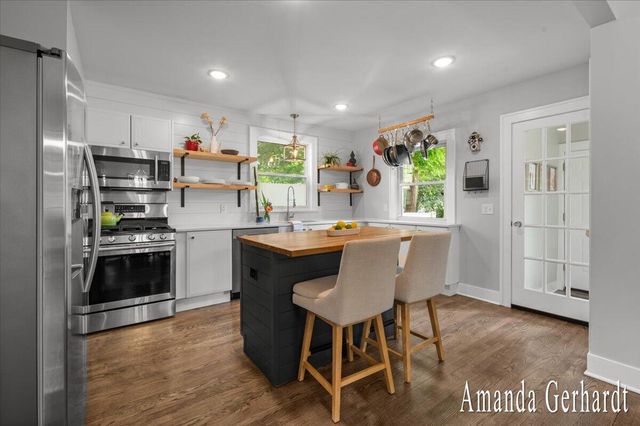 1500 Powers Avenue NW, Grand Rapids, MI 49504