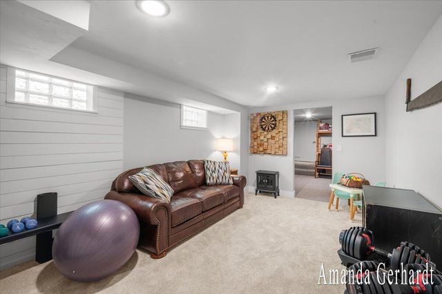 1500 Powers Avenue NW, Grand Rapids, MI 49504