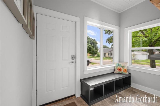 1500 Powers Avenue NW, Grand Rapids, MI 49504