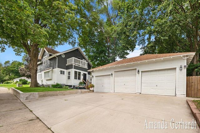 1500 Powers Avenue NW, Grand Rapids, MI 49504