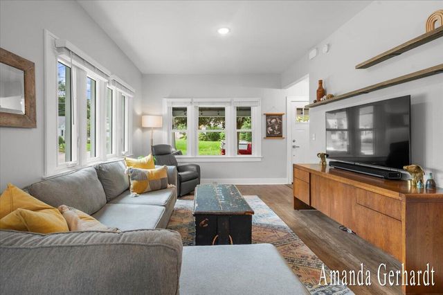 1500 Powers Avenue NW, Grand Rapids, MI 49504