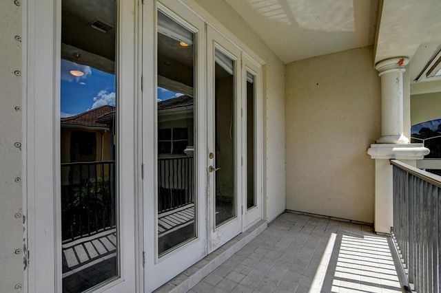 670 Edgebrook Lane, Royal Palm Beach, FL 33411