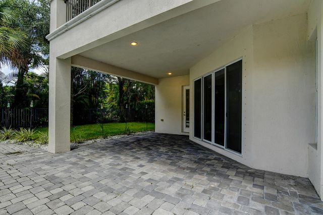 670 Edgebrook Lane, Royal Palm Beach, FL 33411