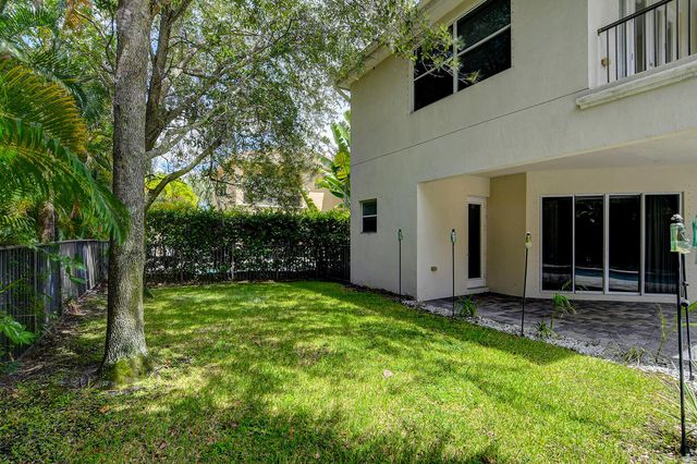 670 Edgebrook Lane, Royal Palm Beach, FL 33411