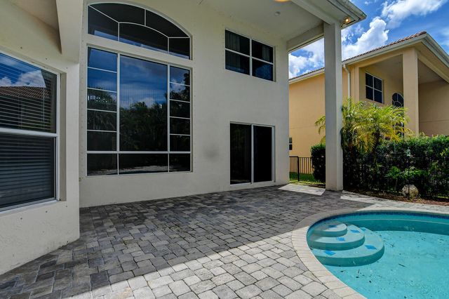670 Edgebrook Lane, Royal Palm Beach, FL 33411