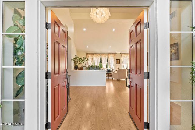 1880 Crystal View Circle, Newbury Park, CA 91320