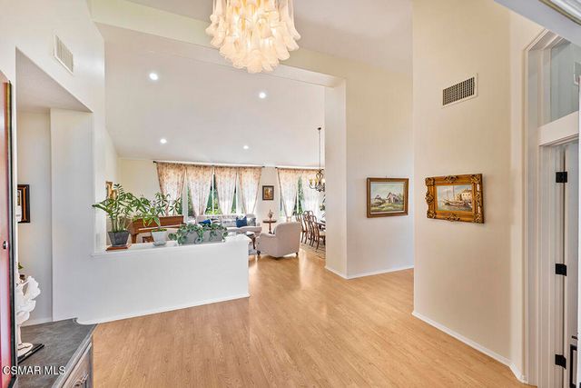 1880 Crystal View Circle, Newbury Park, CA 91320