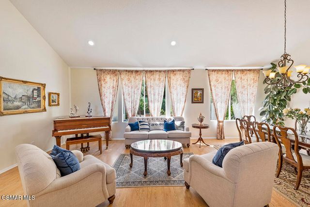 1880 Crystal View Circle, Newbury Park, CA 91320