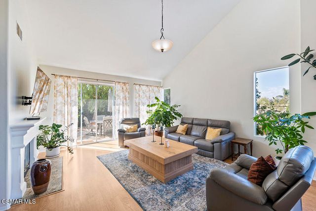 1880 Crystal View Circle, Newbury Park, CA 91320