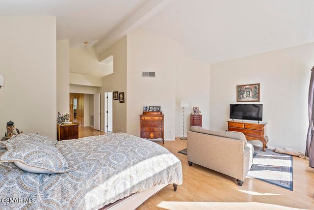 1880 Crystal View Circle, Newbury Park, CA 91320