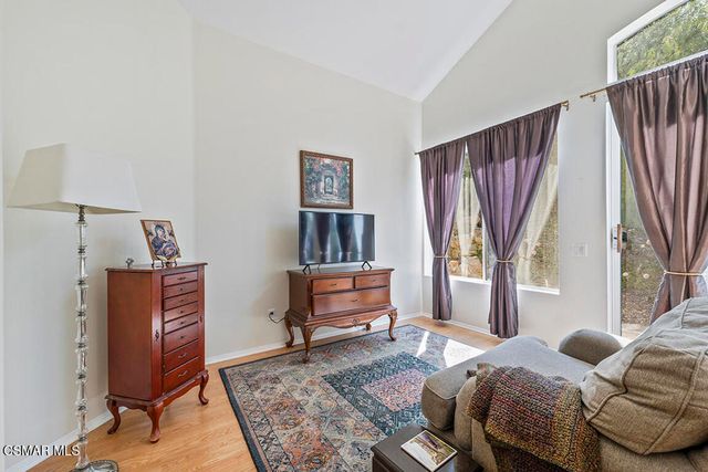 1880 Crystal View Circle, Newbury Park, CA 91320
