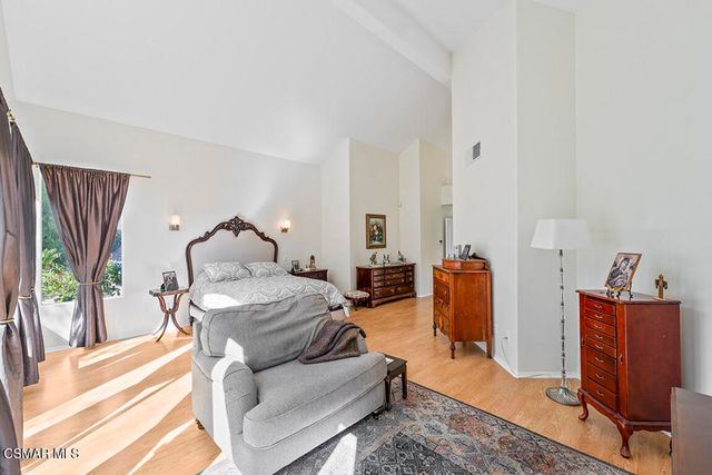 1880 Crystal View Circle, Newbury Park, CA 91320