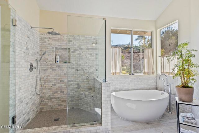 1880 Crystal View Circle, Newbury Park, CA 91320