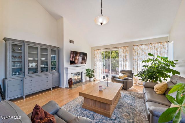 1880 Crystal View Circle, Newbury Park, CA 91320
