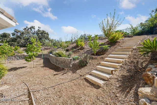 1880 Crystal View Circle, Newbury Park, CA 91320