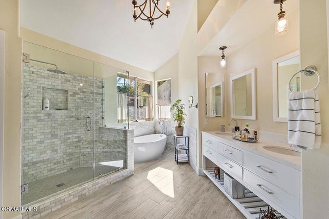 1880 Crystal View Circle, Newbury Park, CA 91320