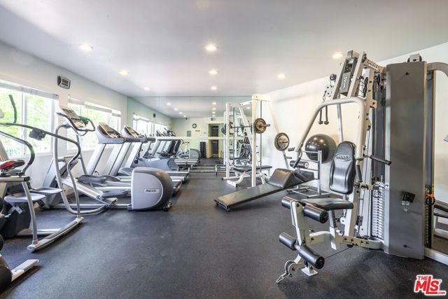 2385 Roscomare Road D17, Los Angeles, CA 90077