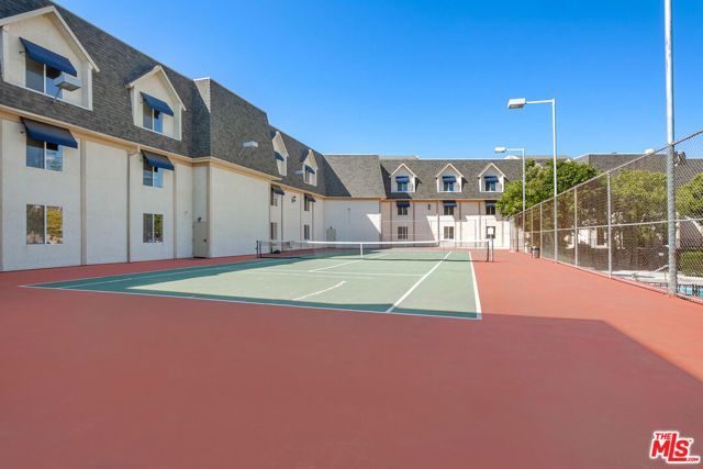 2385 Roscomare Road D17, Los Angeles, CA 90077