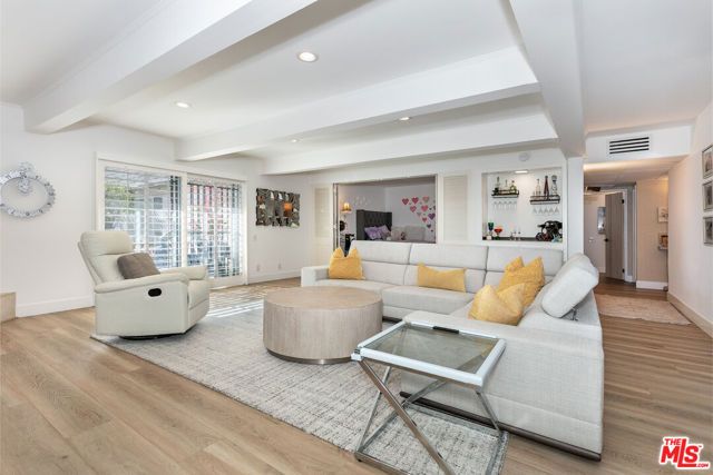 2385 Roscomare Road D17, Los Angeles, CA 90077