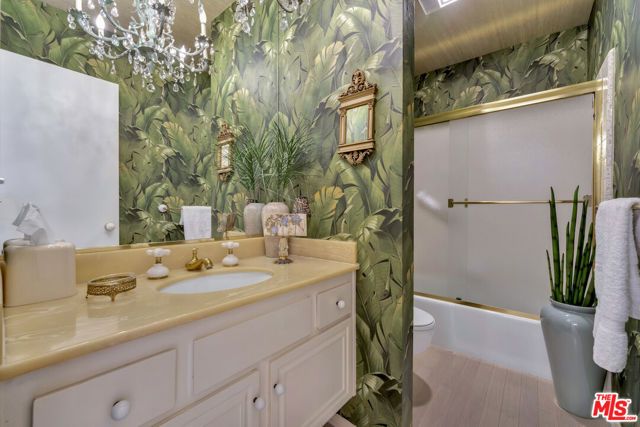 2385 Roscomare Road D17, Los Angeles, CA 90077