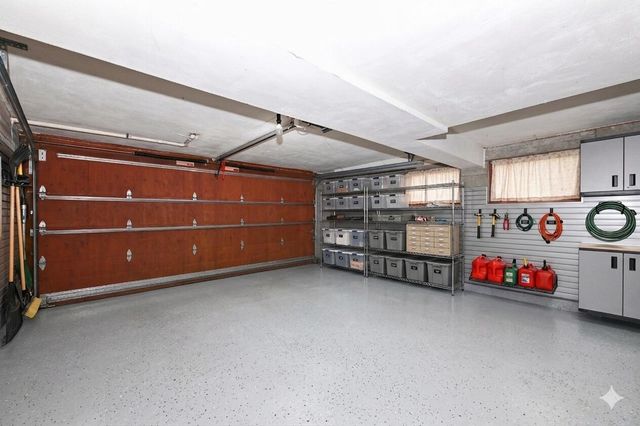 4108 W Woodward DRIVE, Franklin, WI 53132