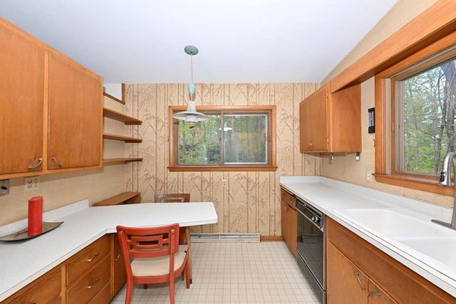 4108 W Woodward DRIVE, Franklin, WI 53132