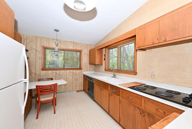 4108 W Woodward DRIVE, Franklin, WI 53132