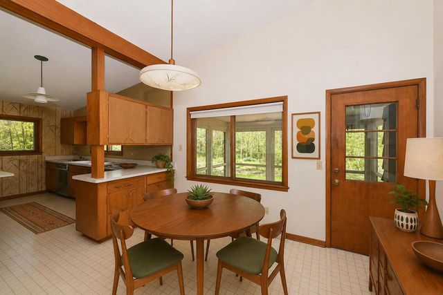 4108 W Woodward DRIVE, Franklin, WI 53132